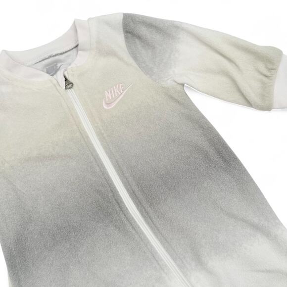 Nike Baby Fleece Footed Sleeper Unisex Ombre Neutral Zip Up Gray White Pajama 6M - Picture 2 of 6